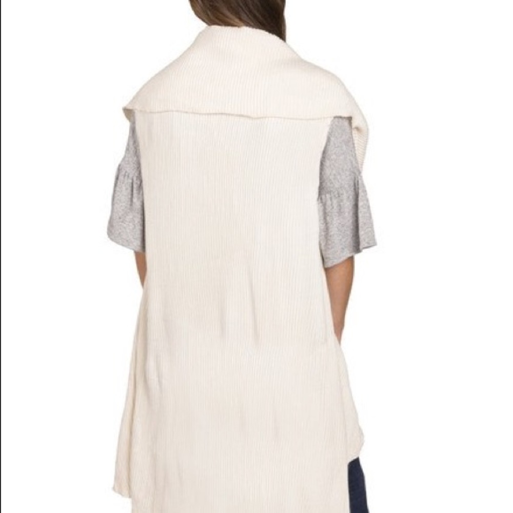 🆕AUCTION PRICE👩🏻‍⚖️Cream Plisse' City Wrap on the Go - Picture 6 of 7